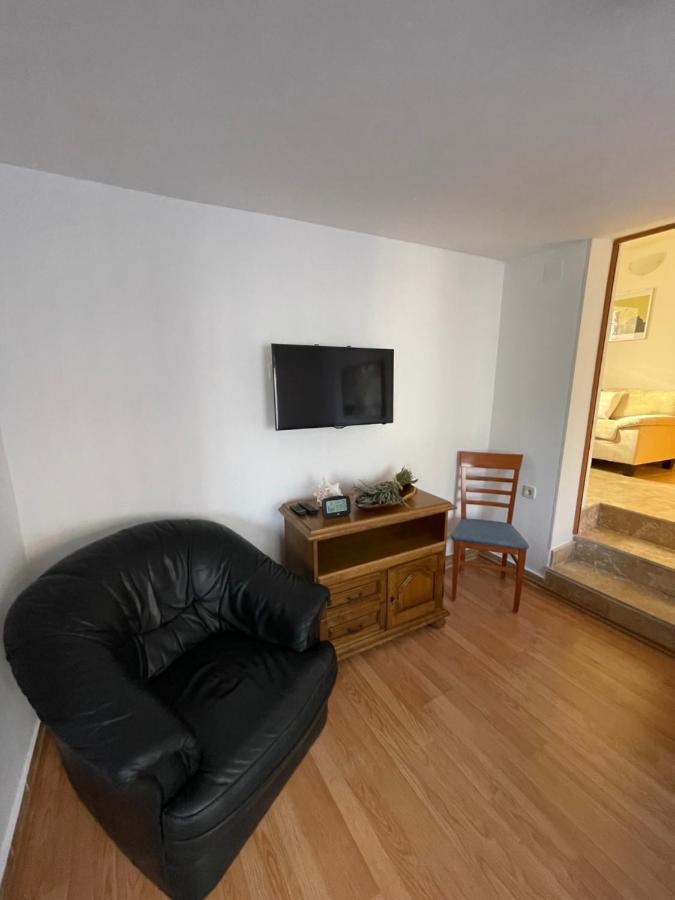 Holiday Home Noeli & Diego Karlobag Extérieur photo